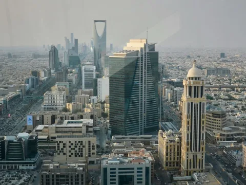 أمر أمريكي بخلْف الموظّفين غير الطارئ وعائلاتهم من مهمة الرياض